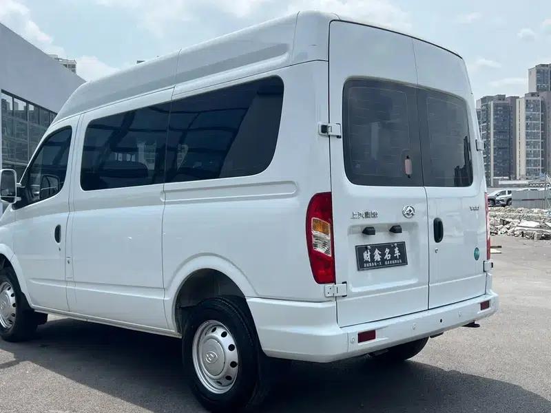 Xintu V80 2023 2.0T Manual Classic Aoyuntong Short Wheelbase Mid-Roof 5/6 Seat — миниатюра 4