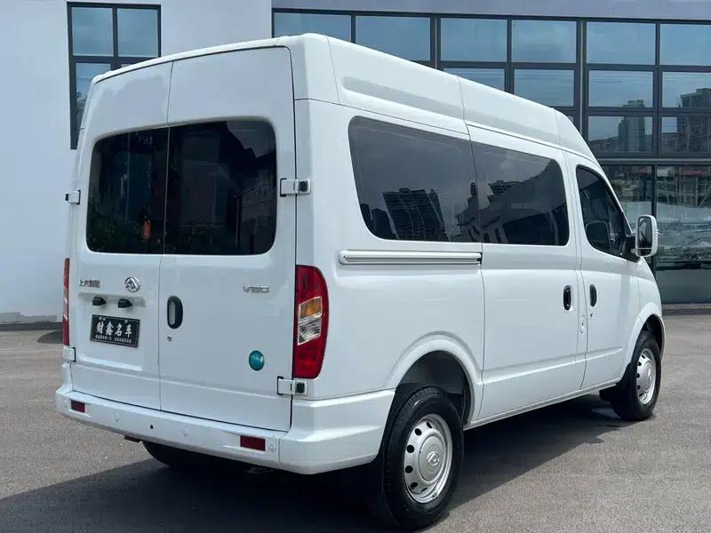 Xintu V80 2023 2.0T Manual Classic Aoyuntong Short Wheelbase Mid-Roof 5/6 Seat — миниатюра 6