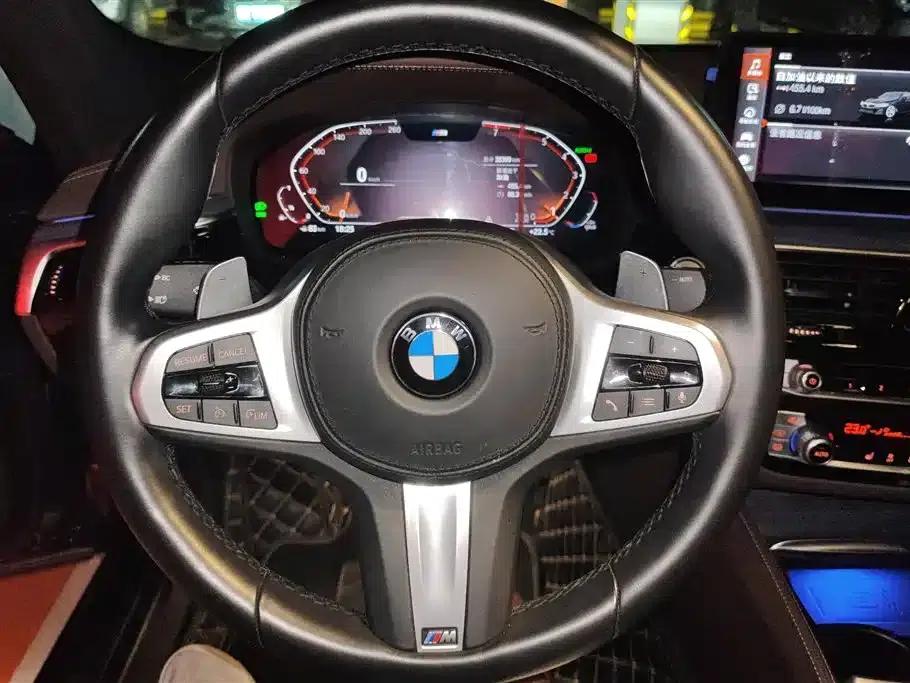 2022 BMW 5 Series Facelift 530Li Leading Edition M Sport Package — миниатюра 15