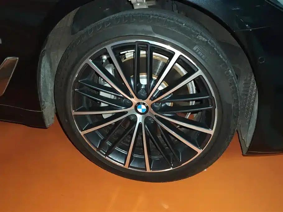 2022 BMW 5 Series Facelift 530Li Leading Edition M Sport Package — миниатюра 6