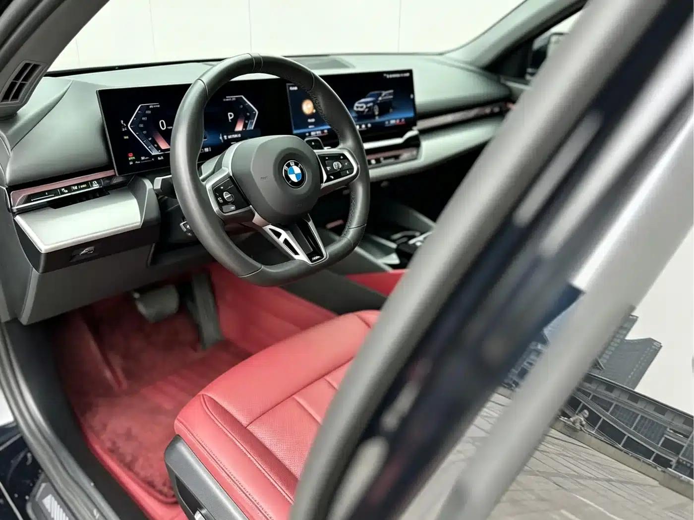 2025 BMW 5 Series 530Li Leading Edition M Sport Package — миниатюра 8