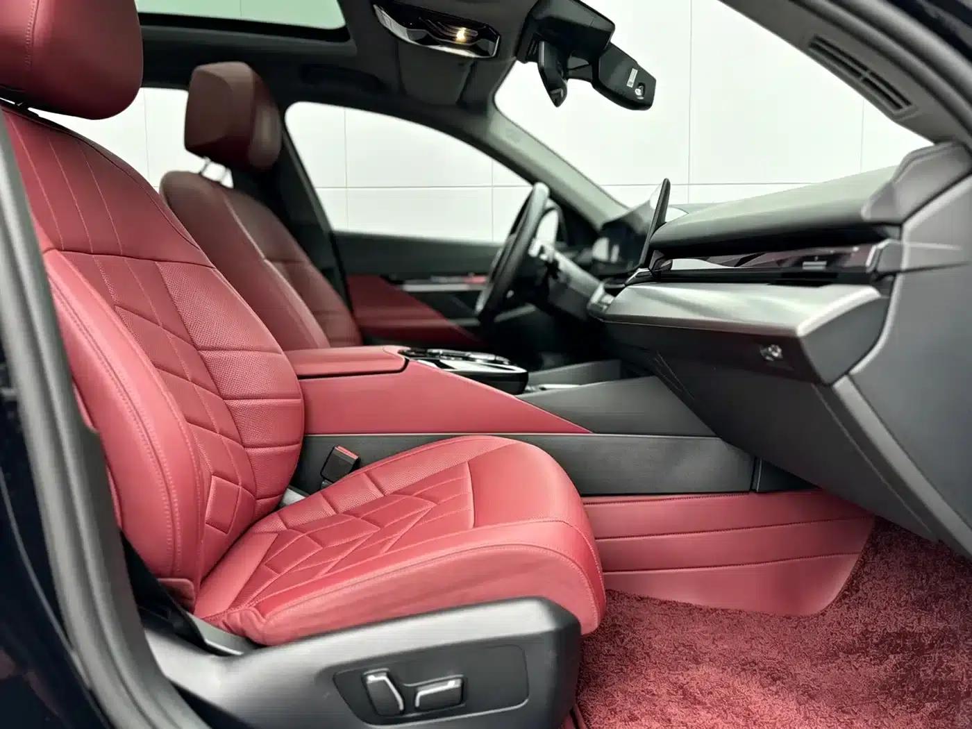 2025 BMW 5 Series 530Li Leading Edition M Sport Package — миниатюра 10