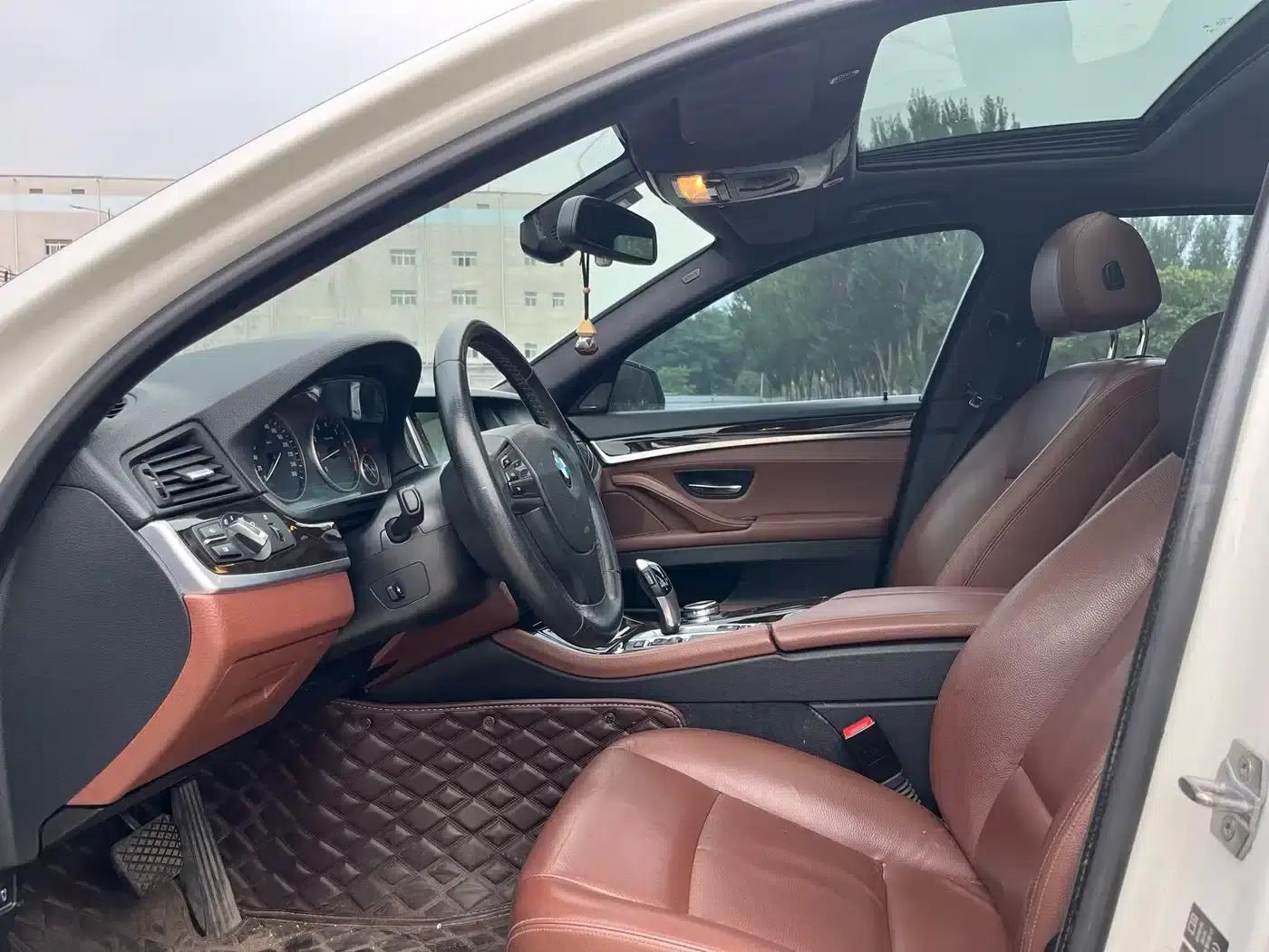 BMW 5 Series 2013 530Li Leading Edition — миниатюра 4