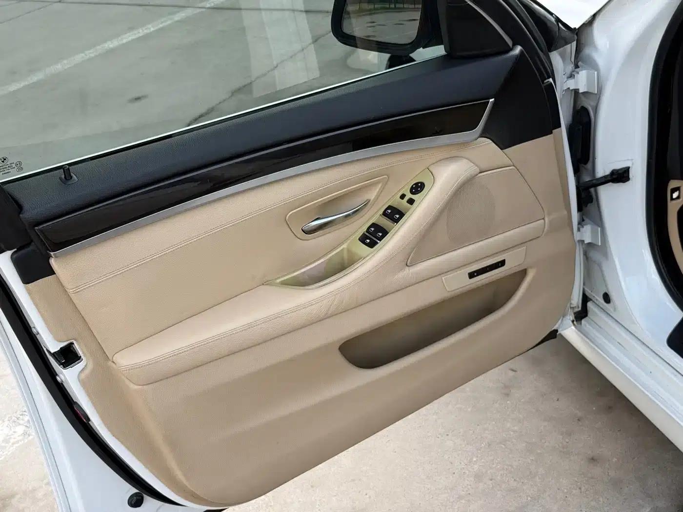 BMW 5 Series 2012 523Li Luxury — миниатюра 16