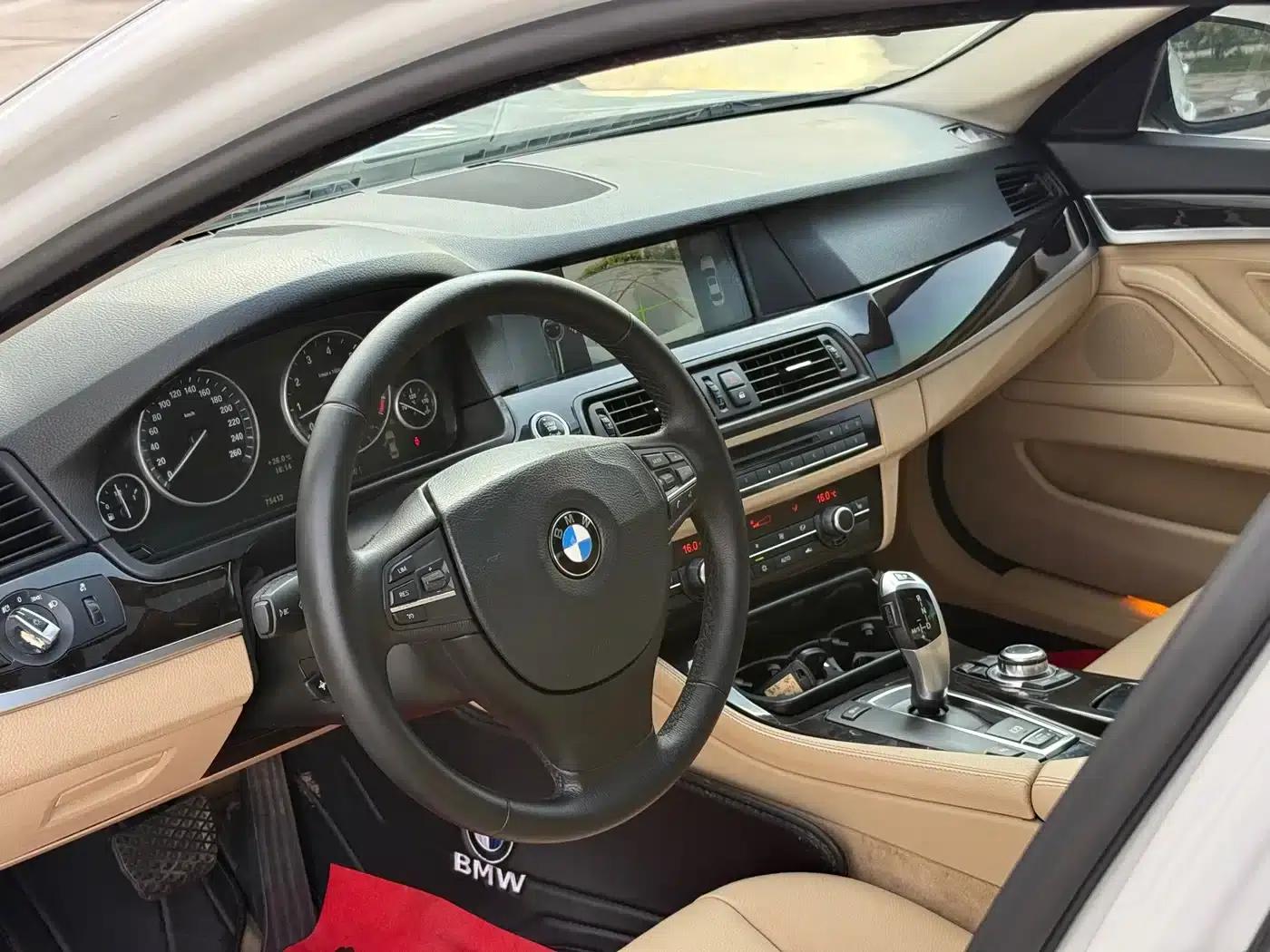BMW 5 Series 2012 523Li Luxury — миниатюра 17