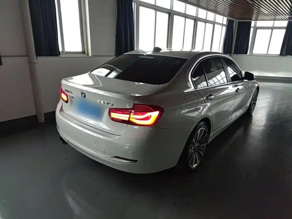 BMW 3 Series 2019 320Li Fashion Edition — миниатюра 7