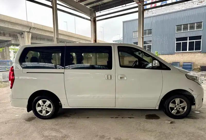 Lingzhi PLUS 2021 2.0L Manual Comfort 7-Seater — миниатюра 4