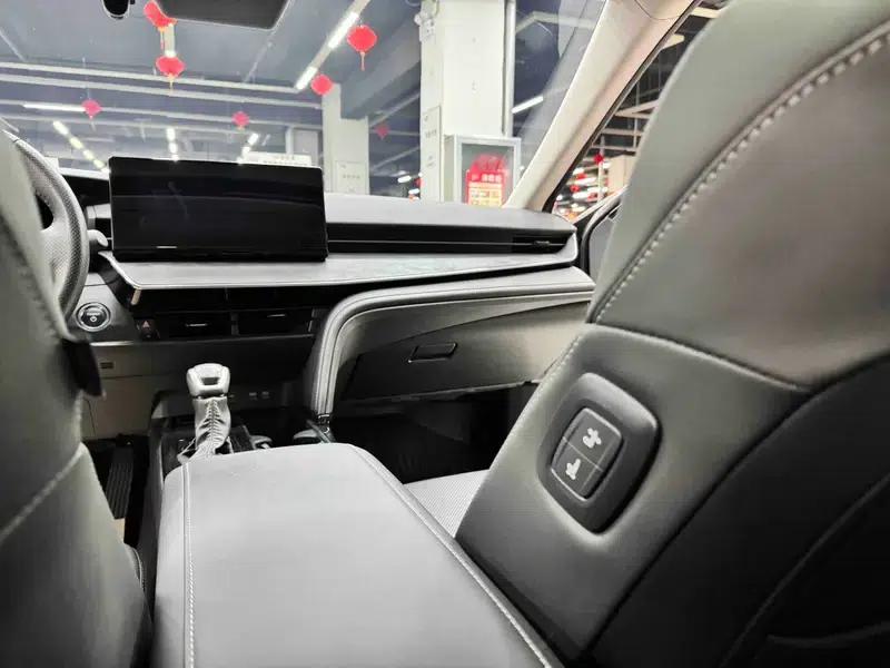 2024 Camry Hybrid 2.0HGVP Luxury Edition — миниатюра 9