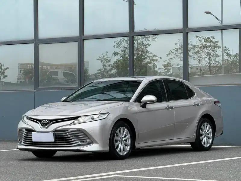 2018 Camry 2.0G Luxury Edition — миниатюра 1