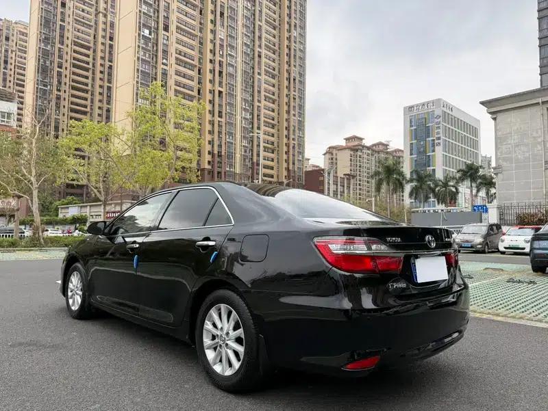 Camry 2016 2.0E 10th Anniversary Elite Edition — миниатюра 4