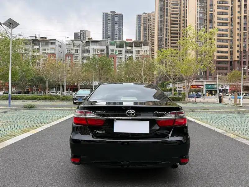 Camry 2016 2.0E 10th Anniversary Elite Edition — миниатюра 5