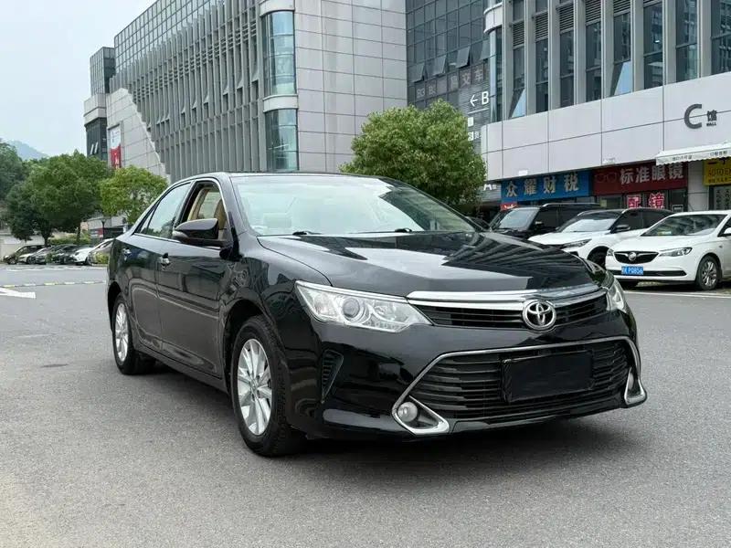 Camry 2016 2.0E 10th Anniversary Elite Edition — миниатюра 3