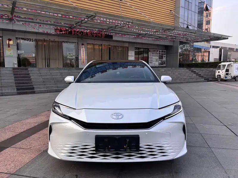 2024 Camry 2.0G Premium Edition — миниатюра 2