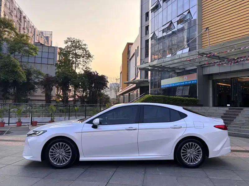 2024 Camry 2.0G Premium Edition — миниатюра 3