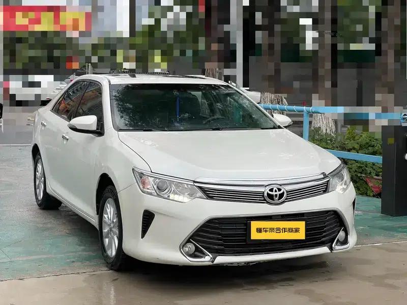 Camry 2016 2.0G 10th Anniversary Leading Edition — миниатюра 3