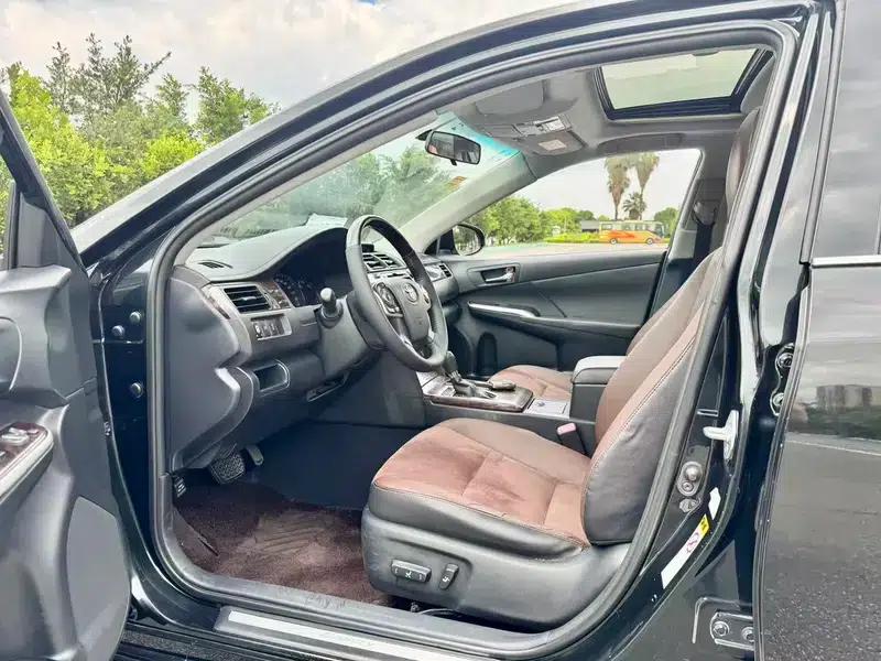 Camry 2016 2.5G 10th Anniversary Luxury Navigation Edition — миниатюра 8