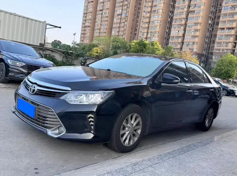 2015 Camry 2.0G Luxury Edition — миниатюра 1