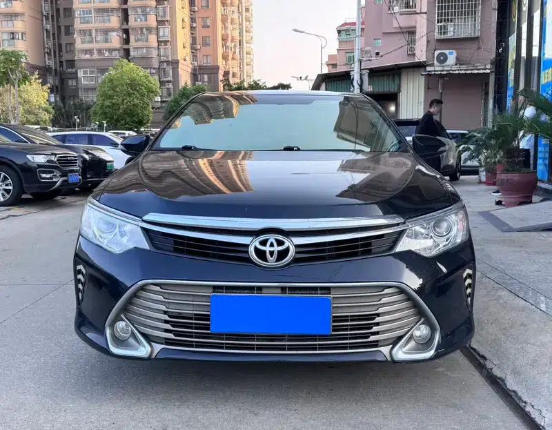 2015 Camry 2.0G Luxury Edition — миниатюра 2