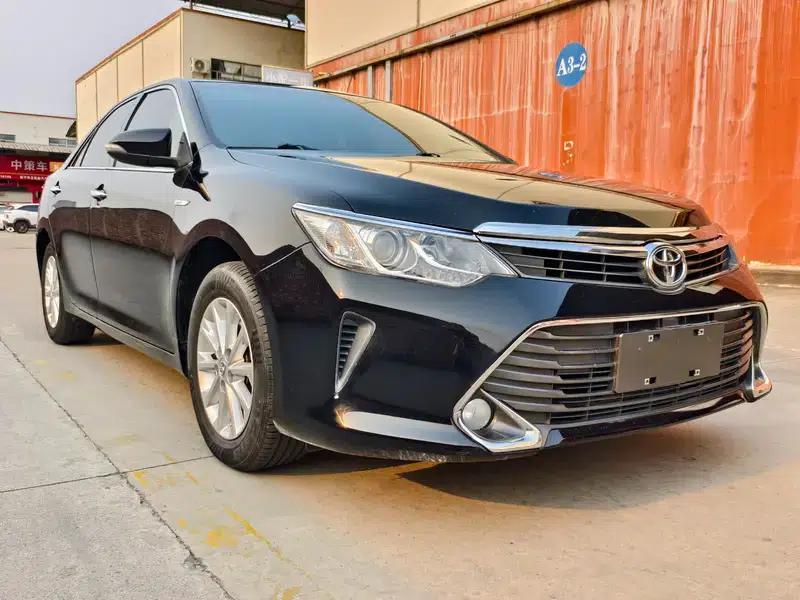 Camry 2015 2.0G Leading Edition — миниатюра 3