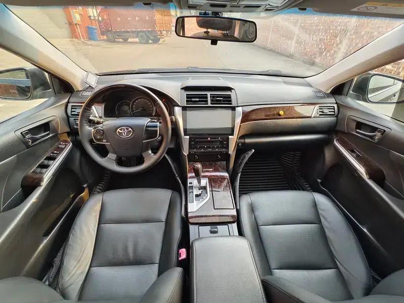 Camry 2015 2.0G Leading Edition — миниатюра 8
