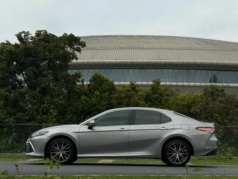 Camry 2021 Hybrid 2.5HG Luxury Edition — миниатюра 4