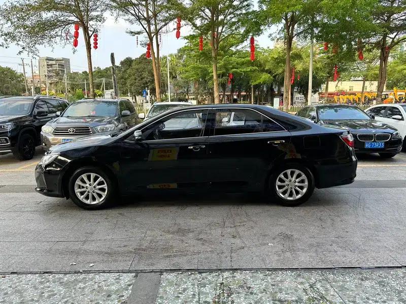 Camry 2016 2.0E 10th Anniversary Elite Edition — миниатюра 3