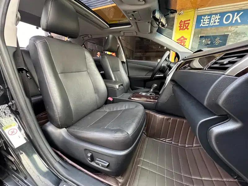 Camry 2016 2.0E 10th Anniversary Elite Edition — миниатюра 8