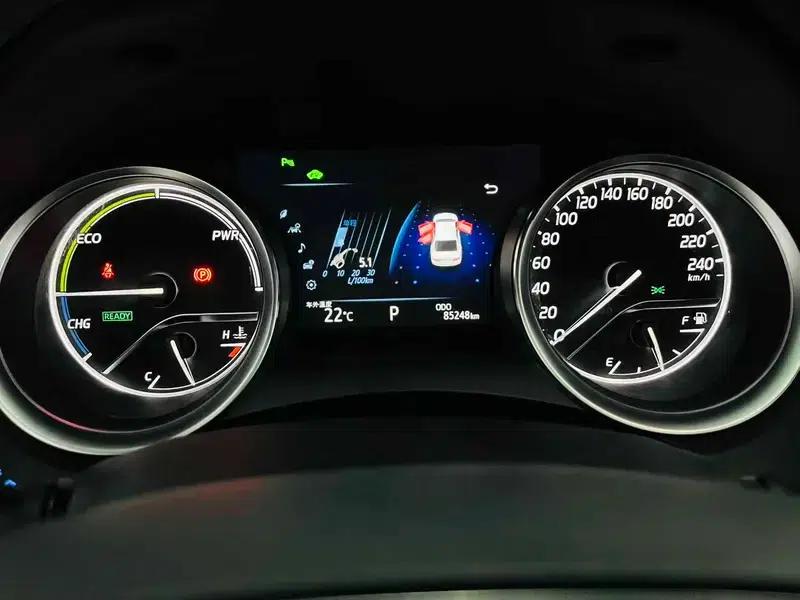 2018 Camry Hybrid 2.5HG Luxury Edition — миниатюра 12