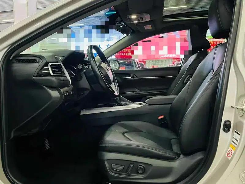 2018 Camry Hybrid 2.5HG Luxury Edition — миниатюра 14
