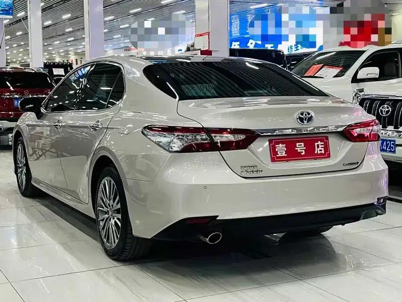 2018 Camry Hybrid 2.5HG Luxury Edition — миниатюра 4