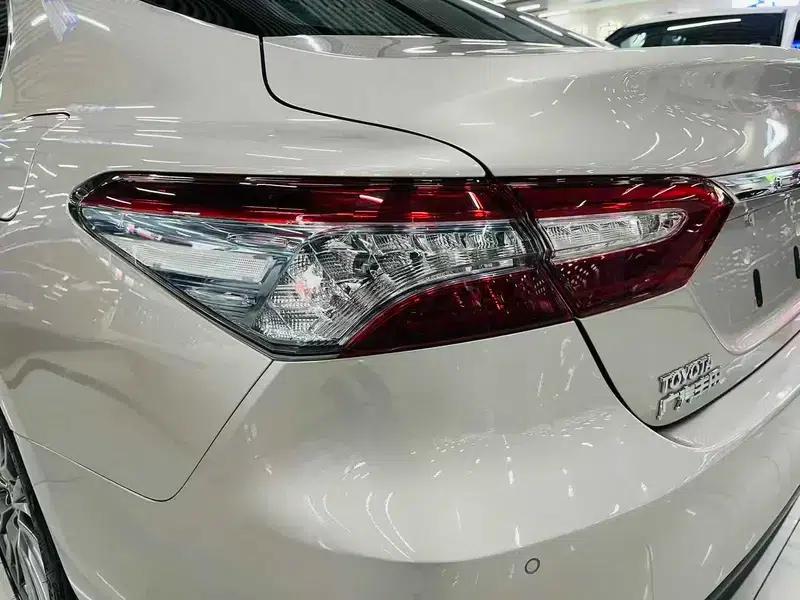 2018 Camry Hybrid 2.5HG Luxury Edition — миниатюра 8