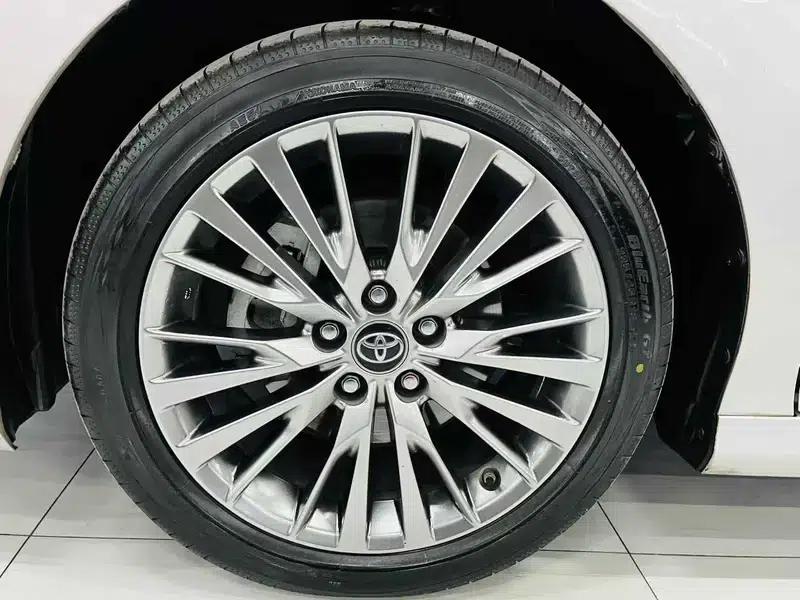 2018 Camry Hybrid 2.5HG Luxury Edition — миниатюра 10