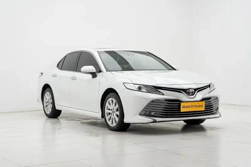 Camry 2019 Facelift 2.0G Luxury Edition — миниатюра 3