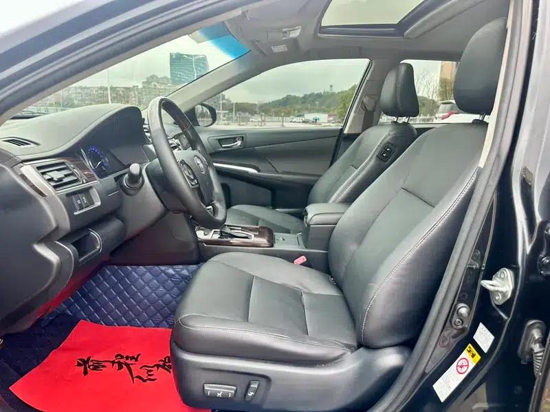 Camry 2016 Hybrid 2.5HG 10th Anniversary Luxury Navigation Edition — миниатюра 8