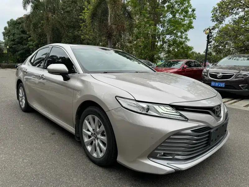 2021 Camry 2.0G Luxury Edition — миниатюра 3