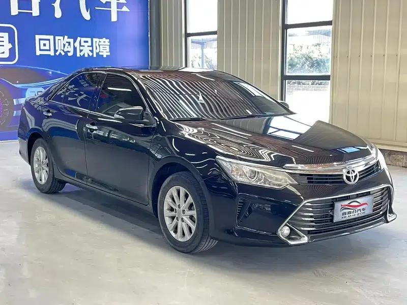 Camry 2016 2.0E 10th Anniversary Elite Edition — миниатюра 3