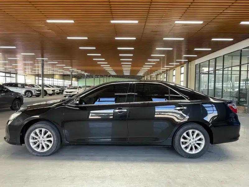 Camry 2016 2.0E 10th Anniversary Elite Edition — миниатюра 4