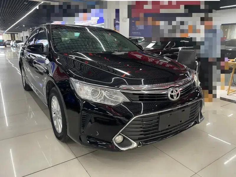 Camry 2016 2.0G 10th Anniversary Leading Edition — миниатюра 3