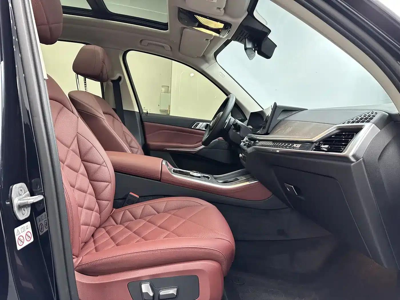 BMW X5 2023 xDrive 30Li M Sport Package — миниатюра 13