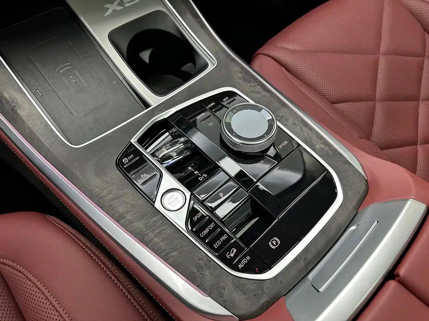BMW X5 2023 xDrive 30Li M Sport Package — миниатюра 17