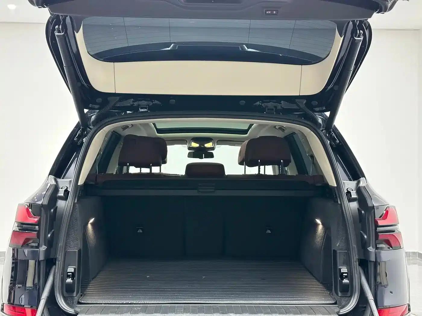 BMW X5 2023 xDrive 30Li M Sport Package — миниатюра 26