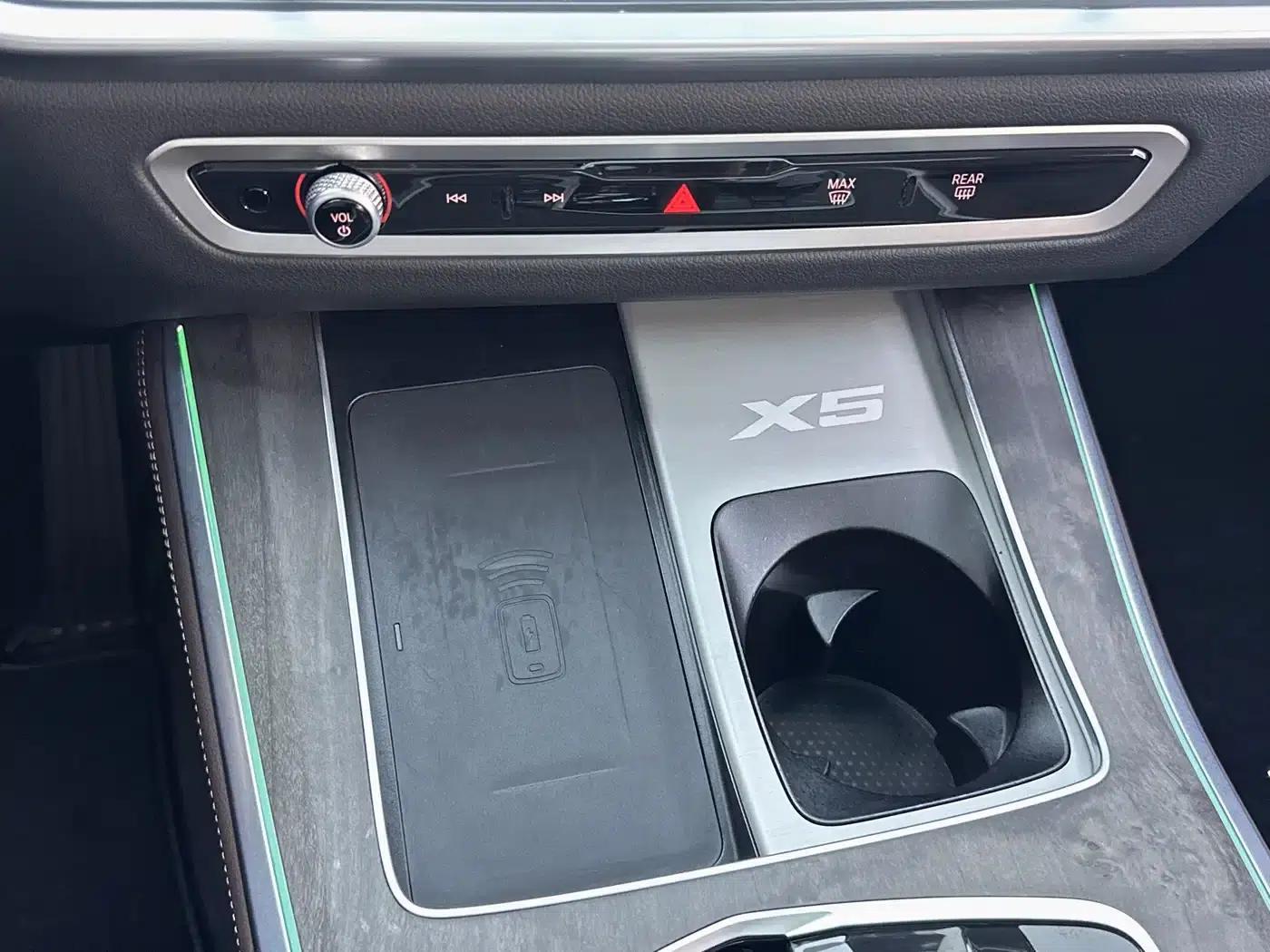 BMW X5 2023 xDrive 30Li M Sport Shadow Edition — миниатюра 11