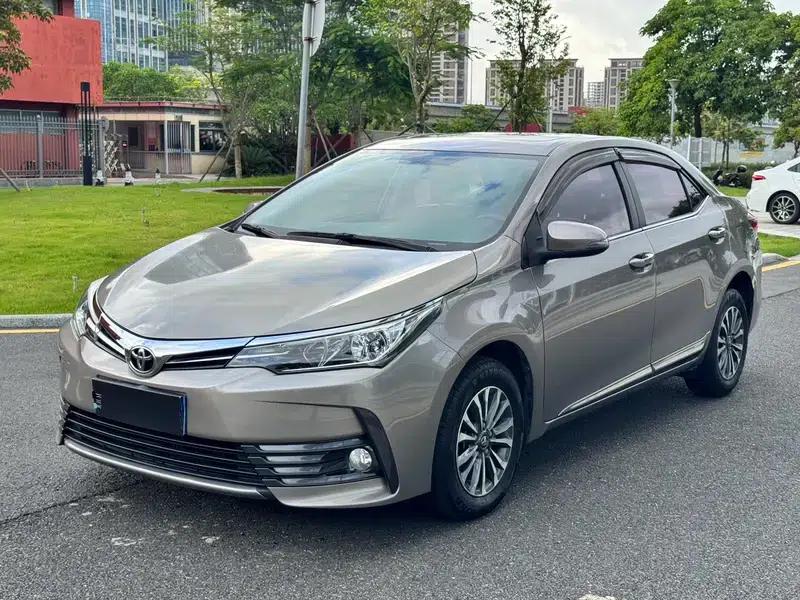 2017 Corolla 1.2T CVT GL-i — миниатюра 1