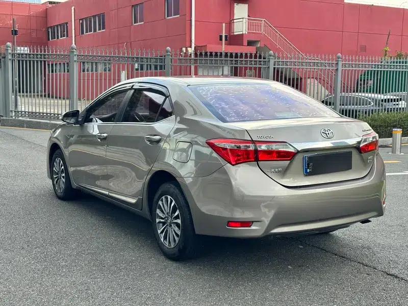2017 Corolla 1.2T CVT GL-i — миниатюра 4