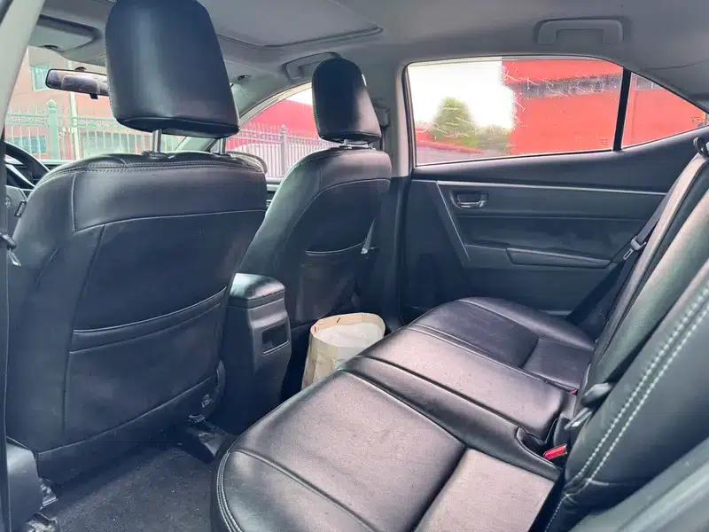 2017 Corolla 1.2T CVT GL-i — миниатюра 9