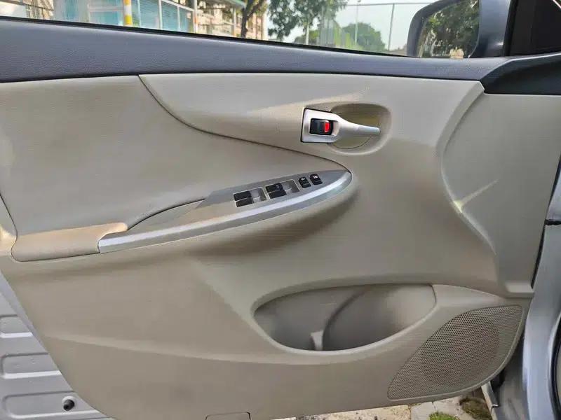 2012 Toyota Corolla Premium Edition 1.6L Automatic GL — миниатюра 17