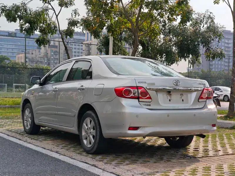 2012 Toyota Corolla Premium Edition 1.6L Automatic GL — миниатюра 4