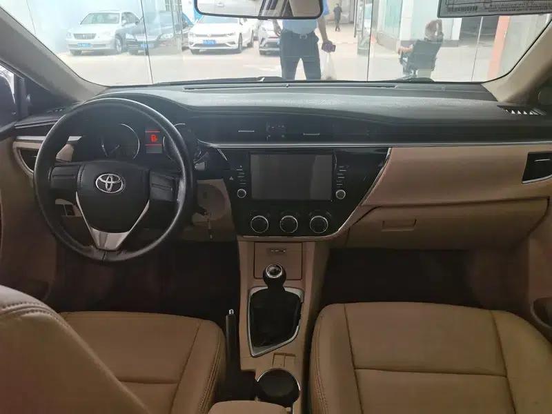 2014 Corolla 1.6L Manual GL-i — миниатюра 5