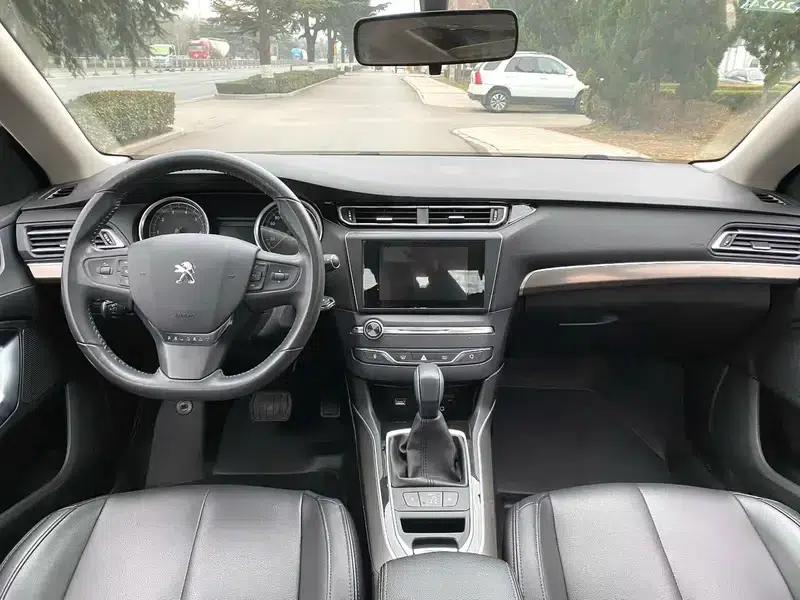 2017 Toyota Corolla Hybrid 1.8L E-CVT Leading Edition (National V Emission Standard) — миниатюра 7