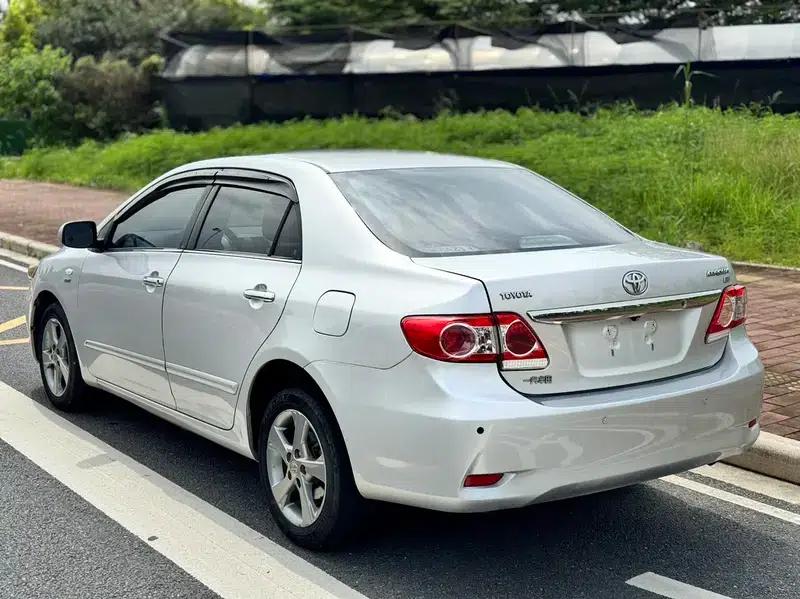 2012 Toyota Corolla Premium Edition 1.8L CVT GL-i — миниатюра 4